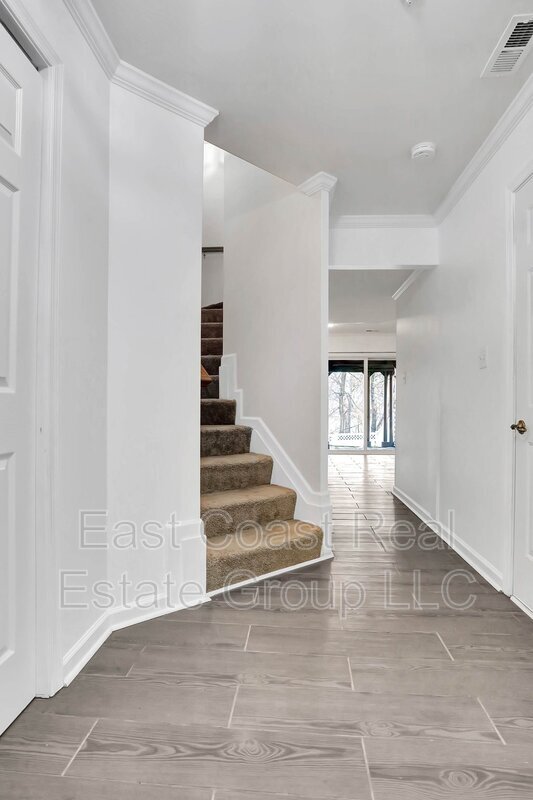 Building Photo - 779 Monet Dr