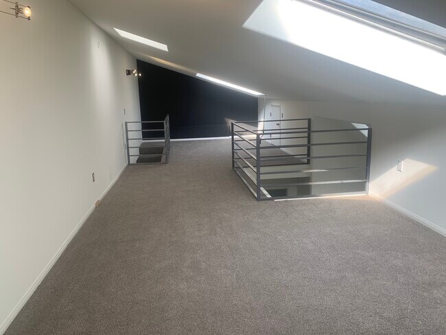 3rd Floor Bonus Room-unfurnished - 1314 16th St