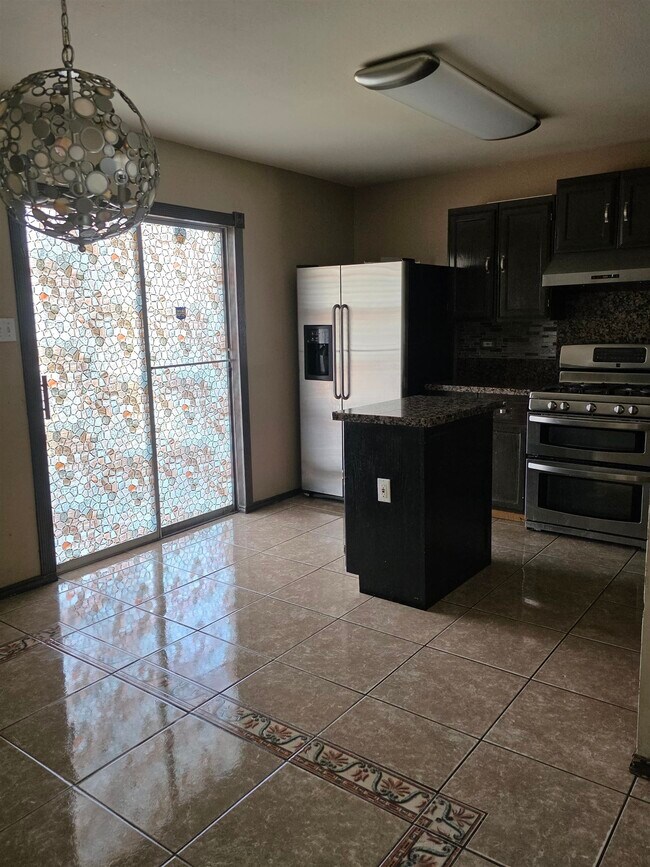 Building Photo - 312 Mescalero Dr