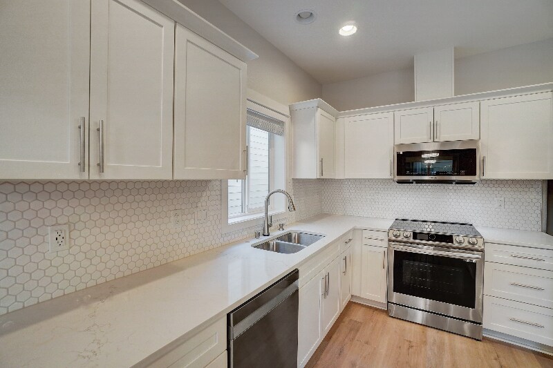 Building Photo - 7412 NE 58th Way