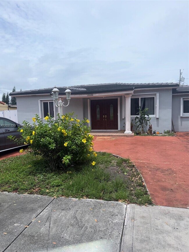 Building Photo - 1120 SW 73rd Ave