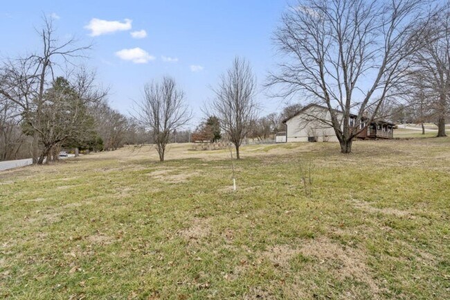 Building Photo - NEWLY REMODELED HOME | 3 Bedroom | 2 Bath ...
