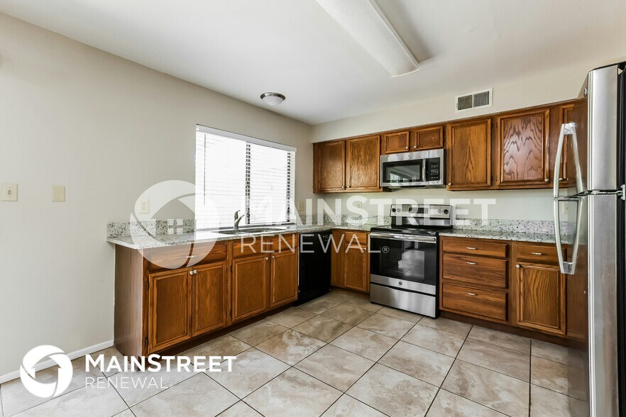 Building Photo - 12022 S Mandan St
