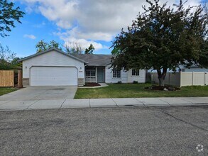 Building Photo - Cute Meridian Home!