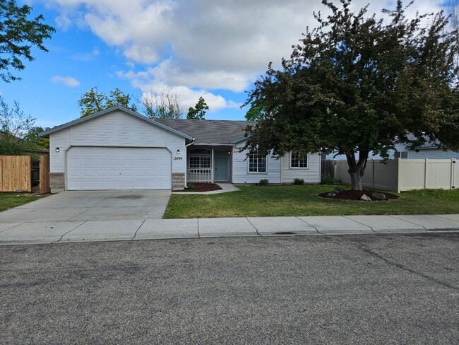 Primary Photo - Cute Meridian Home!