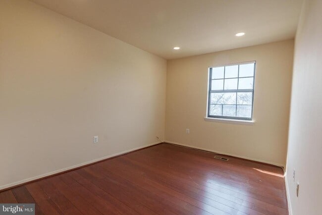 Building Photo - 12 Casey Ct