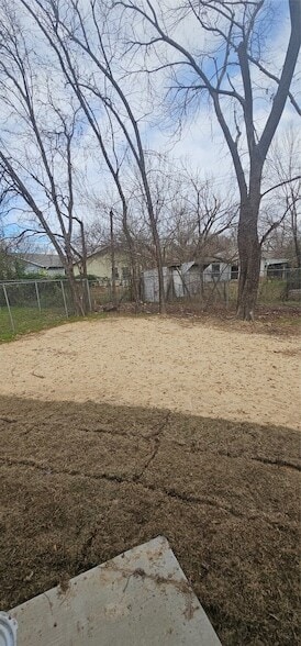 Building Photo - 7952 Hull Ave