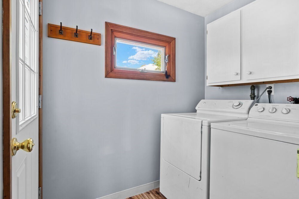 Building Photo - 117 2nd St