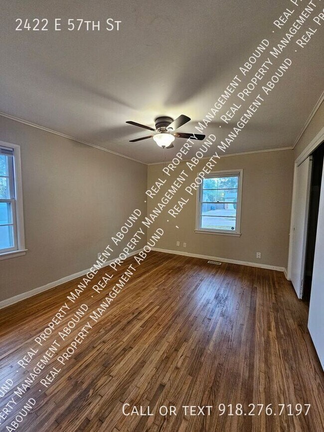 Building Photo - 2422 E 57th St