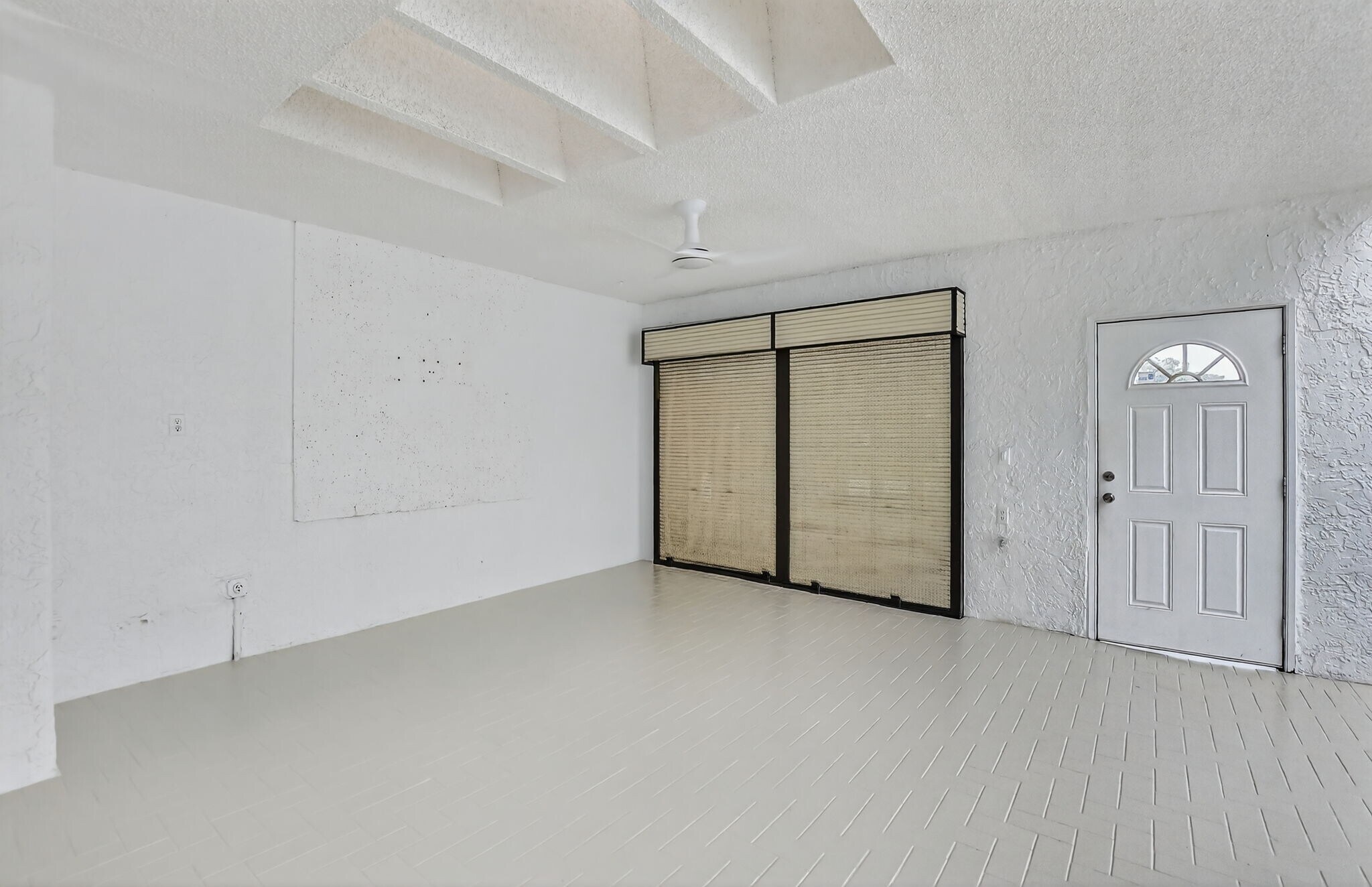 Building Photo - 22576 Vistawood Way