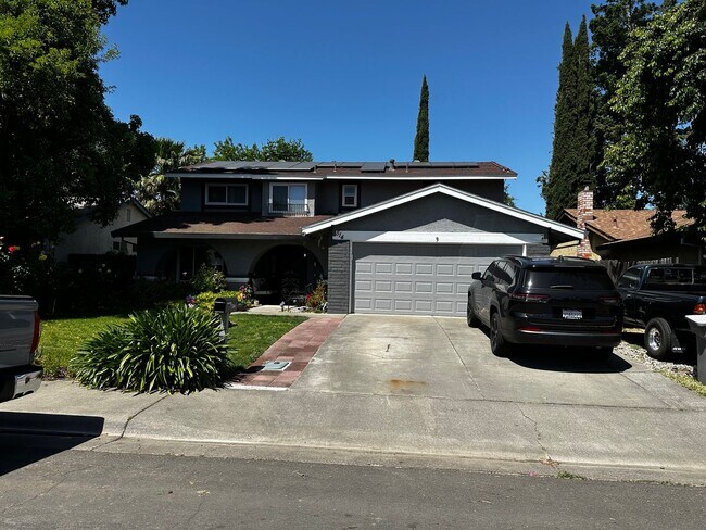Building Photo - Spacious 4-Bedroom Home with Solar in Prim...