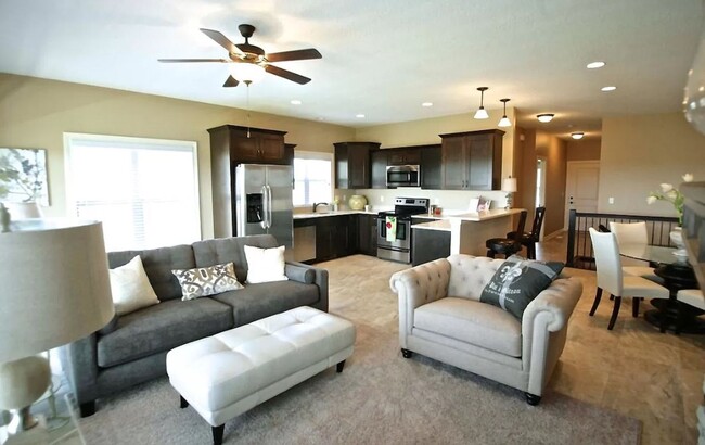Building Photo - Centennial Pointe West
