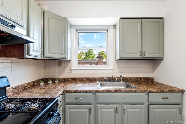 Building Photo - 59-46 157th St