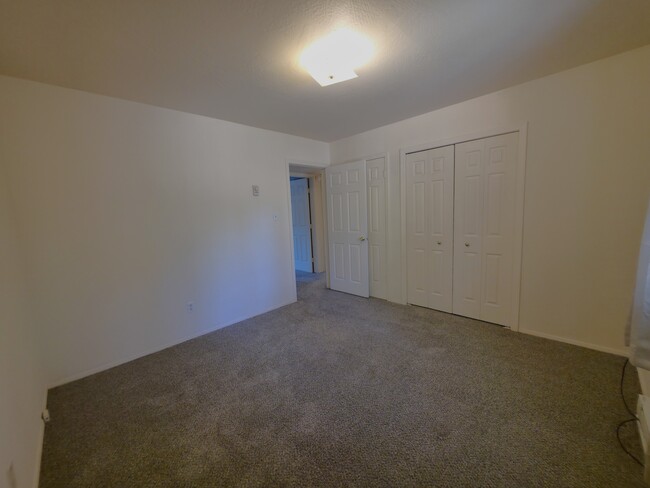 Building Photo - 2804 Burro Springs Ovi