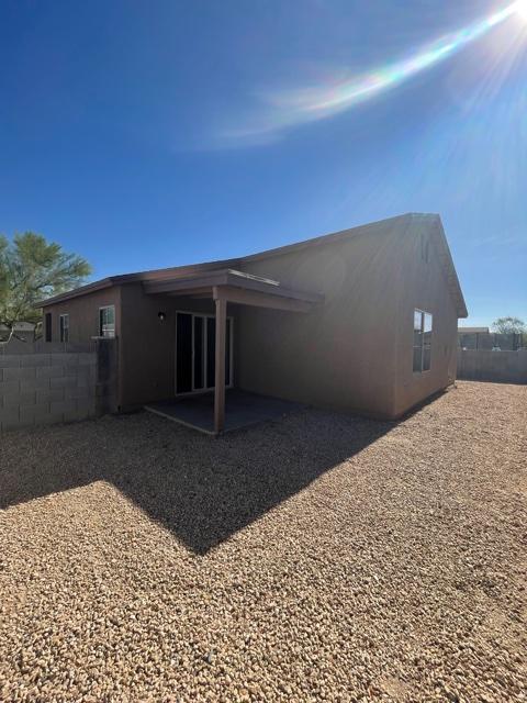 Building Photo - HOUSE FOR RENT