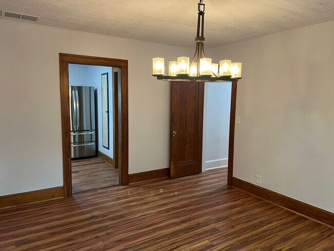 Building Photo - 1040 Haskell Ave