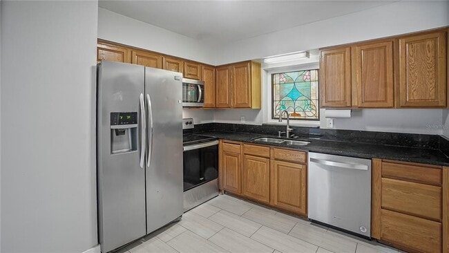 Building Photo - 2992 Chantilly Ave