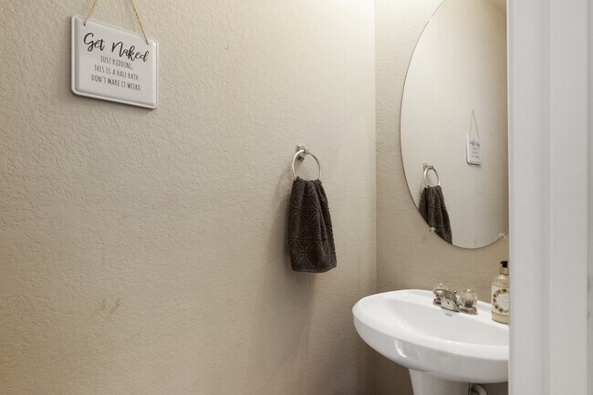 Building Photo - 1766 Parkside Shrs Ln