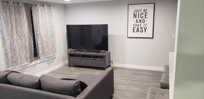 Building Photo - 812 Raleigh St