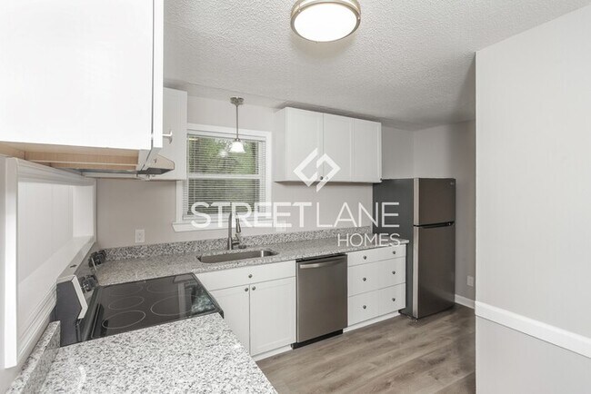 Building Photo - Charming 3 Bedroom in Columbia!