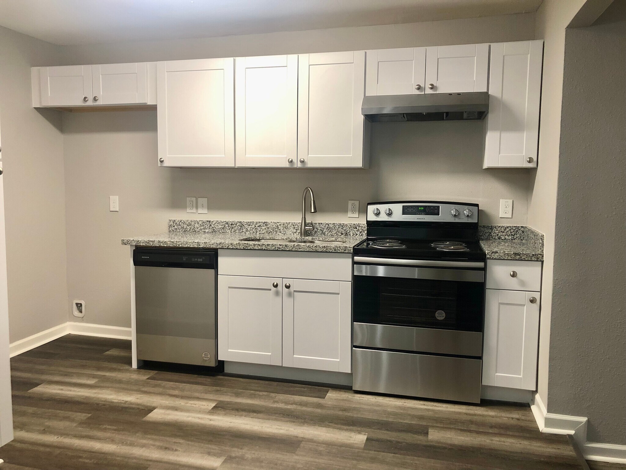 Building Photo - 1104 Southampton St