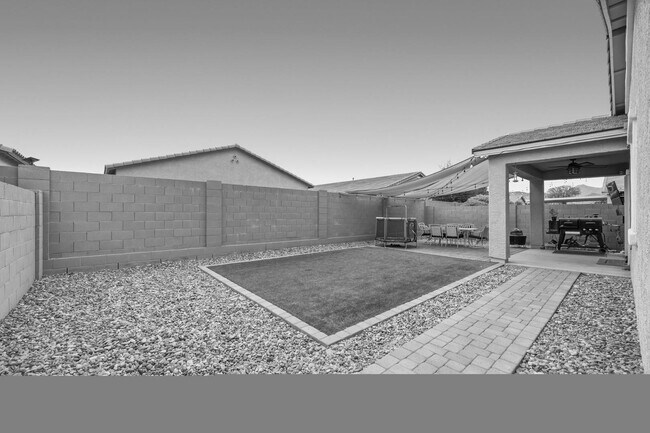 Building Photo - 21359 W Alvarado Rd