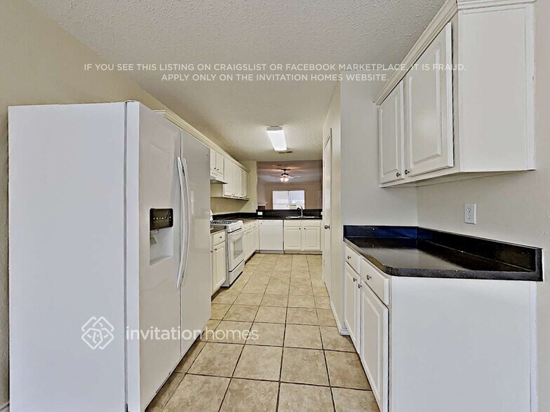 Building Photo - 1001 Ridgecrest Dr