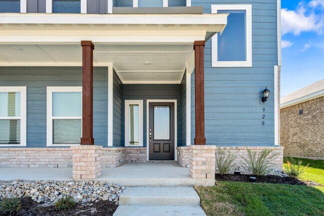 Building Photo - 1004 Camelia Grv Ct