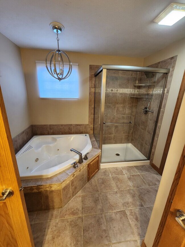 Building Photo - 4021 Sandalwood Drive