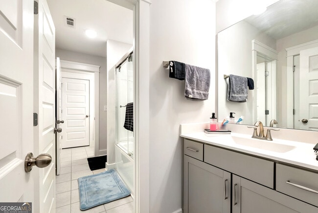 Building Photo - 6968 Manchester Dr