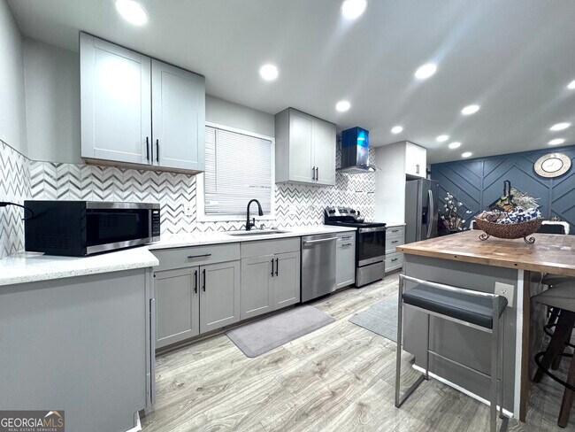 Building Photo - 3280 Stonewall Tell Rd