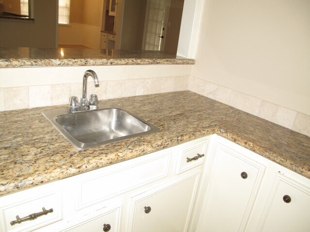 Building Photo - 702 Oder Ln