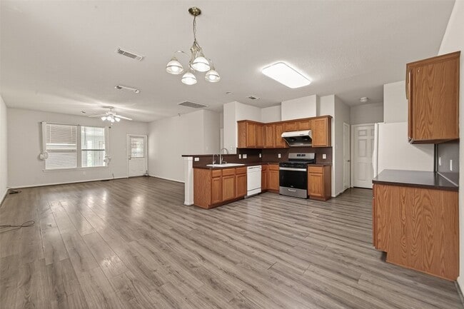 Building Photo - 13915 Maleewan Ln