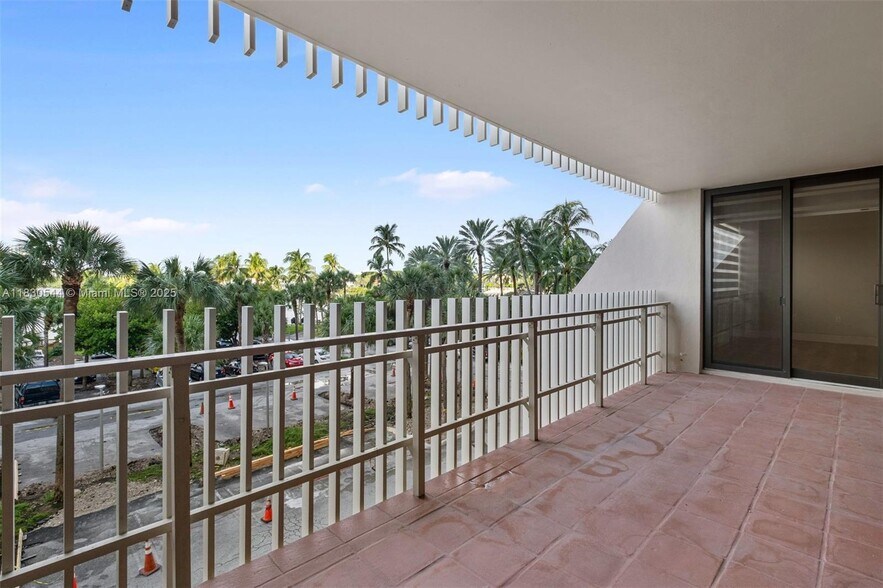 Building Photo - 1 Grove Isle Dr