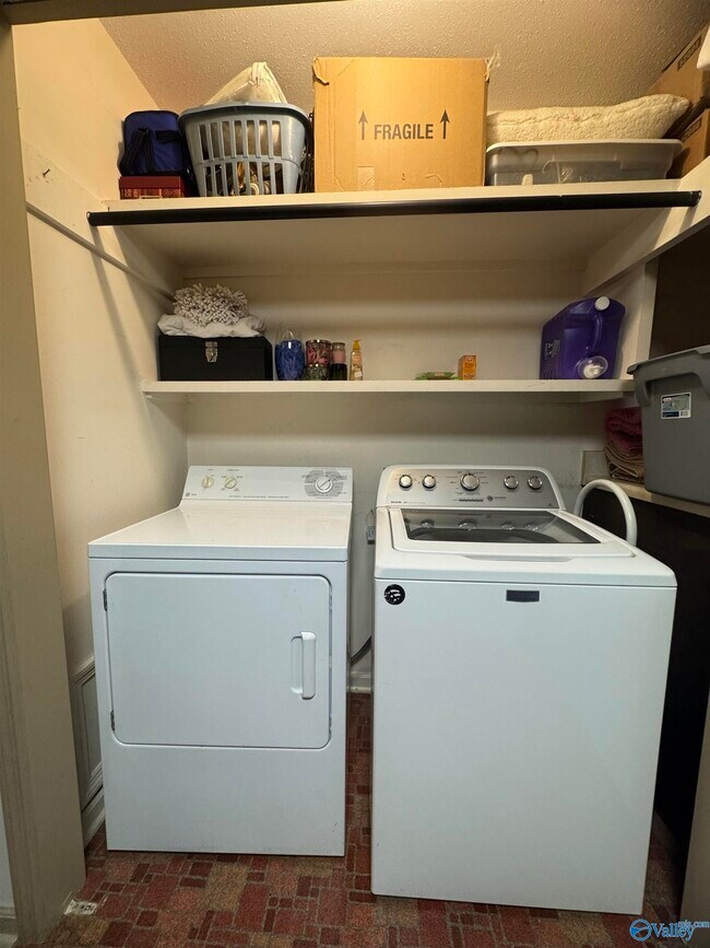 Building Photo - 2137 Belle Grove Dr SW