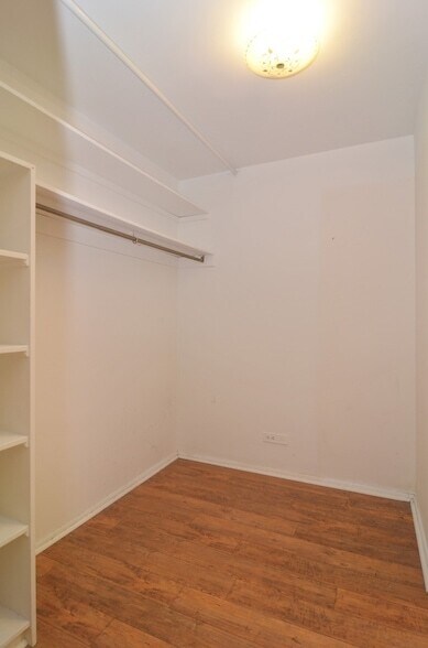 Building Photo - 400 E Randolph St