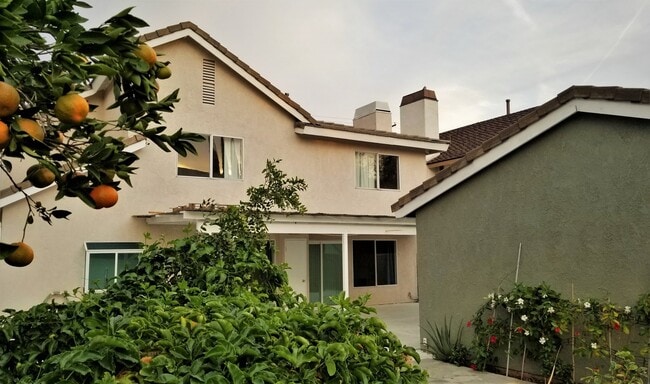 Building Photo - 4 Bedrooms, 3 Baths, 2,809 sq. ft. Home in Canoga Park