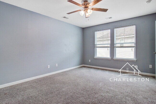 Building Photo - 403 War Admiral Ln