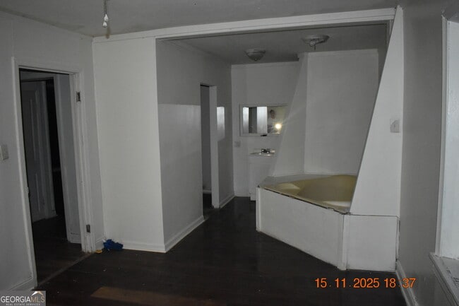 Building Photo - 4255 Roy Ave