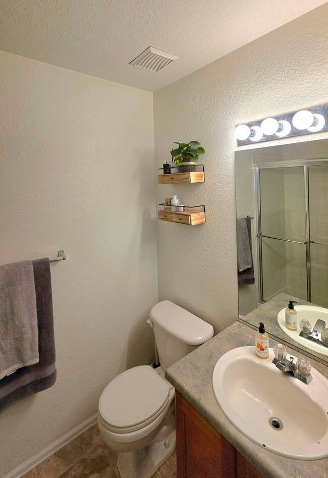 Building Photo - 3 Bedroom Home in Ridgeview at Stetson Hills