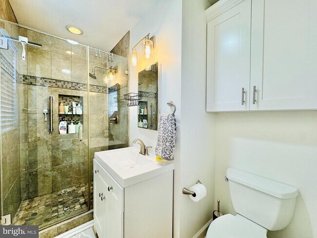 Building Photo - 1101 Harbour Dr