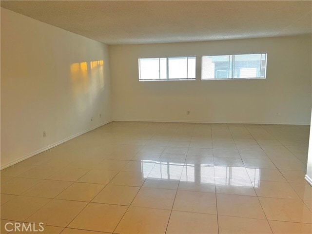 Building Photo - 540 Fairview Ave