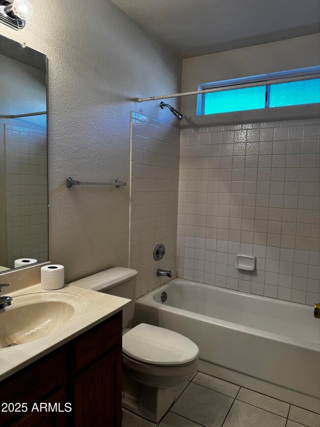 Building Photo - 10830 W Diana Ave