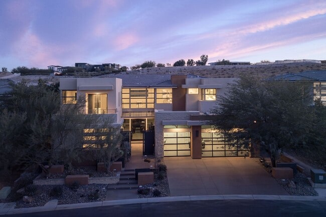 Building Photo - Exceptional 3-Bedroom Home in the Ridges