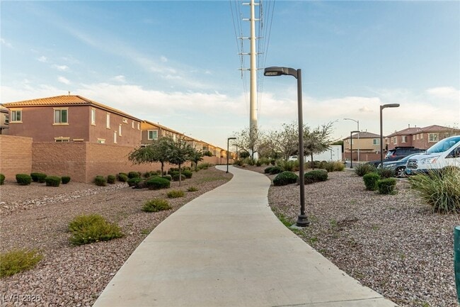 Building Photo - 788 Forest Peak St