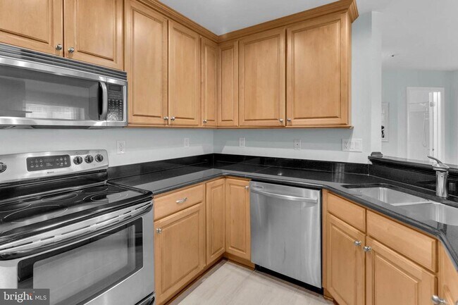 Building Photo - 4986 Dorsey Hall Dr