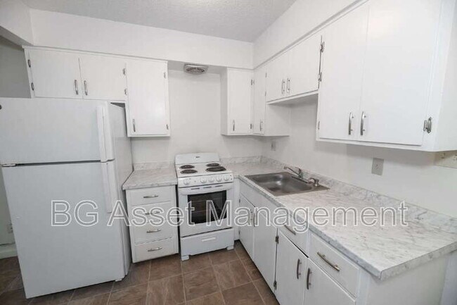 Building Photo - 1746 Kidder Ave