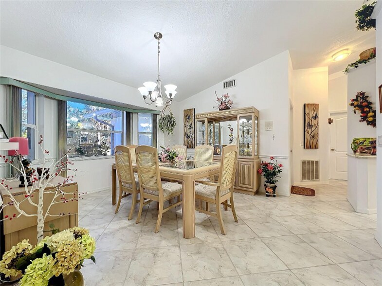 Building Photo - 4365 Aladdin Ave