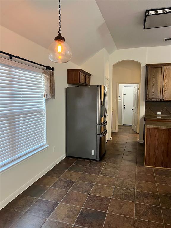 Building Photo - 600 Spanish Oak Terrace
