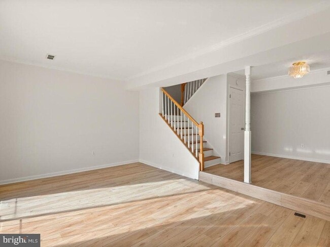 Building Photo - 15278 Cloverdale Rd